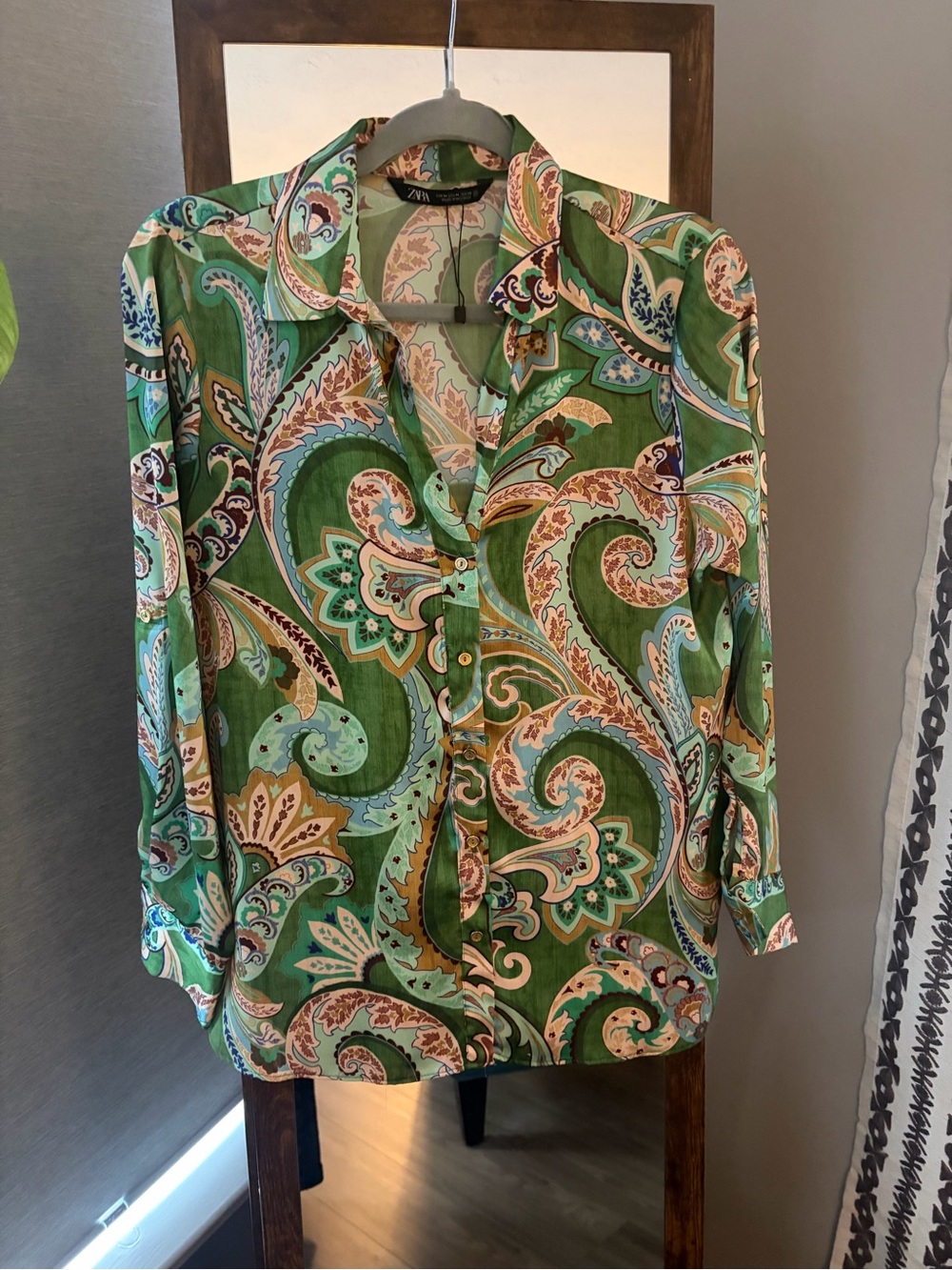 Zara Green Multicolor Paisley Button-Down Shirt